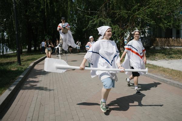 «Индустриальные» русалки, танцующие рыбы и невесты в сетях. В Екатеринбурге запустят сплав-перформанс по Исети - Фото 16