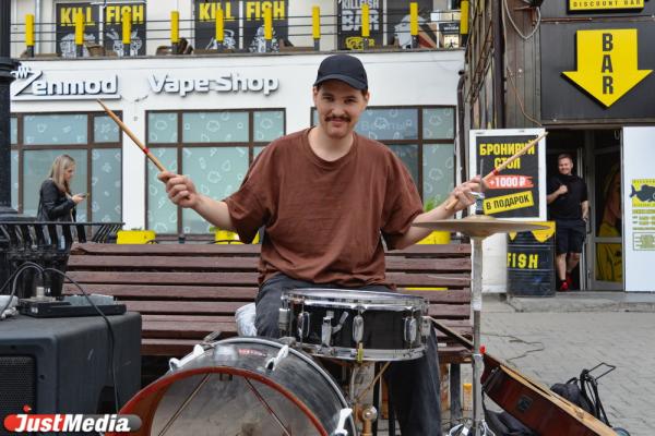 Евгений Бурков, соло барабанщик: «Люблю, когда все текут». В Екатеринбурге +22 градуса - Фото 3