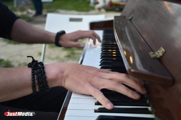 Дмитрий Новиков, ученый: «В дождь освобождается место для музыки». В Екатеринбурге +24 градуса. - Фото 3