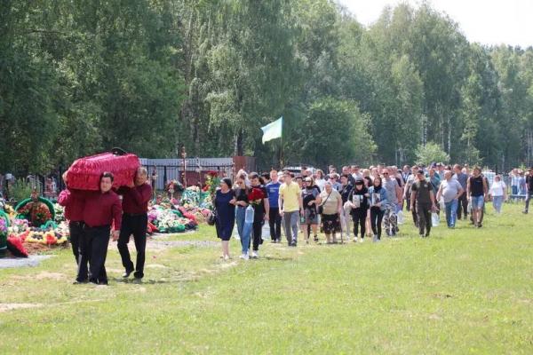 В Свердловской области простились с 20-летним командиром отделения, погибшим в ходе СВО - Фото 2