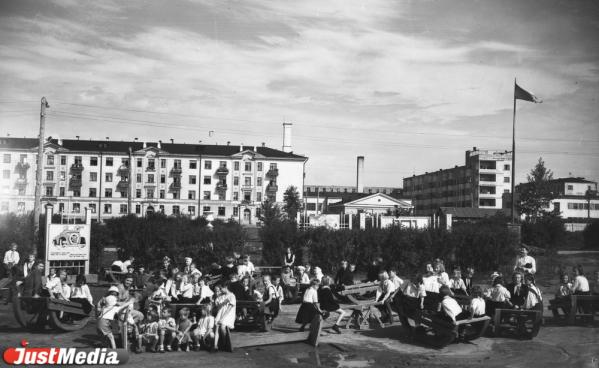 На Веселой — «рублевые» девицы и питьевая вода, а на Сенной — кони. История исчезнувших с карты Екатеринбурга площадей - Фото 7