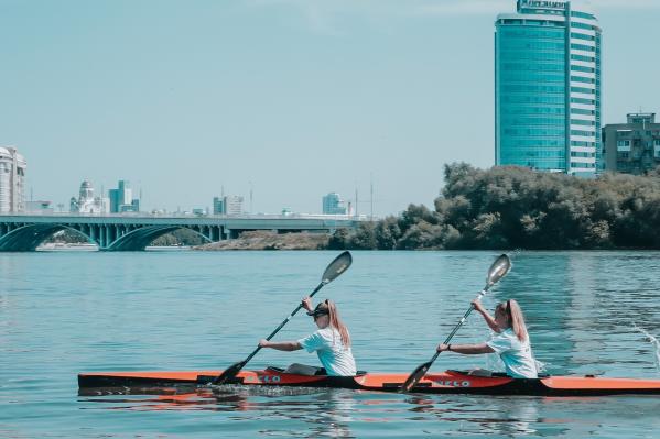 В Екатеринбурге прошел фестиваль на воде «300+300» - подарок к юбилею двух городов - Фото 4