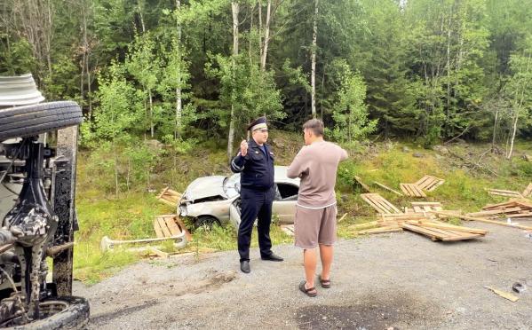 На Серовском тракте водитель большегруза, выехав на встречку, устроил страшную аварию. Пострадали 4 человека - Фото 5