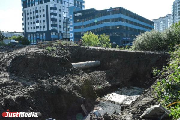 «Все идет по плану». Рустам Галямов проинспектировал строительство городской инфраструктуры  - Фото 4