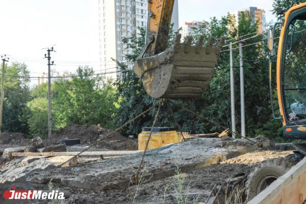 «Все идет по плану». Рустам Галямов проинспектировал строительство городской инфраструктуры  - Фото 7