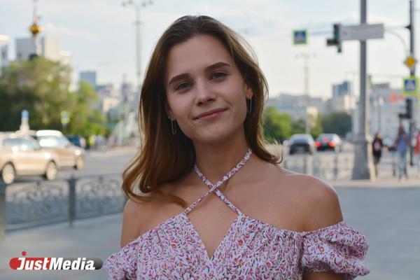 Полина Водолазова, специалист по камню: «Как хорошо, что погода дает нам отдохнуть». В Екатеринбурге +22 градуса - Фото 5