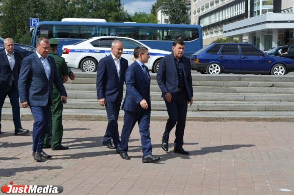 На прощание с военкором журавлевым прибыли гости из Москвы - Фото 2