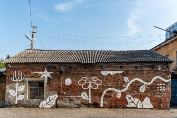 В Екатеринбурге художники фестиваля STENOGRAFFIA создали арт-объект нестандартным способом - Фото 4