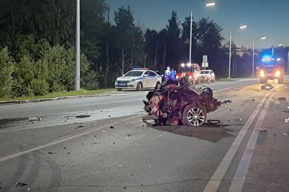 В Тюменской области в ДТП погибли родители с тремя дочерями - Фото 2