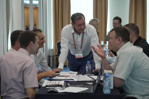 Ритуальщики в Екатеринбурге соревновались в гримировке трупов и обсудили похороны через интернет - Фото 3