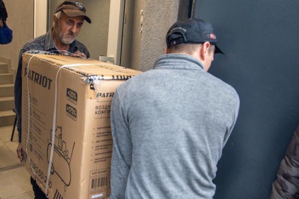 Екатеринбургский депутат Алексей Вихарев передал очередную партию оборудования в зону СВО - Фото 4