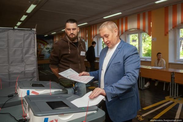 Известные екатеринбуржцы проголосовали на выборах в городскую думу - Фото 4
