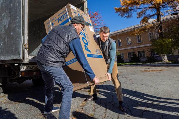 Алексей Вихарев передал в зону СВО оборудование и квадрокоптеры - Фото 4