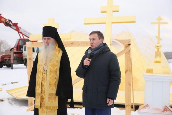 В Алапаевске освятили купола и кресты Александра Невского - Фото 5