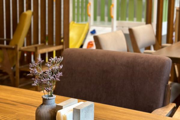 В самом центре Екатеринбурга открылась новая семейная кофейня с игровой комнатой - Фото 3