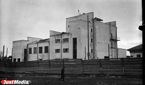 Какие кинотеатры появились в Свердловске в 1930 годы - Фото 2