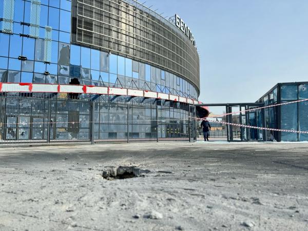 Во время утренних обстрелов в Белгородской области пострадали 5 человек и повреждена «Белгород Арена» - Фото 5