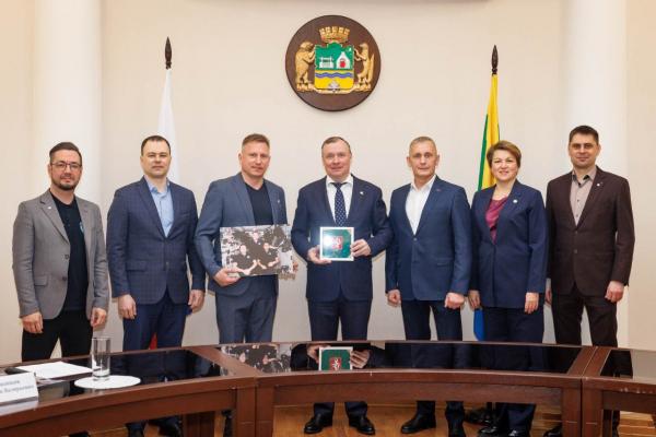 Свердловские космонавты прочитают лекции школьникам и студентам - Фото 2