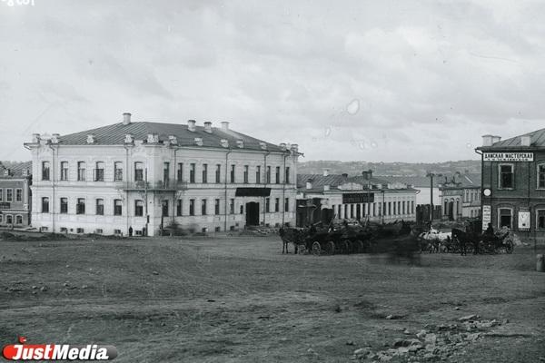 «По колено опускаешься в грязь». Где были весенние «моря» и «каша» под ногами в дореволюционном Екатеринбурге и Свердловске - Фото 7