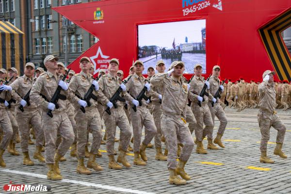 В Екатеринбурге состоялся парад в честь Дня Победы - Фото 9