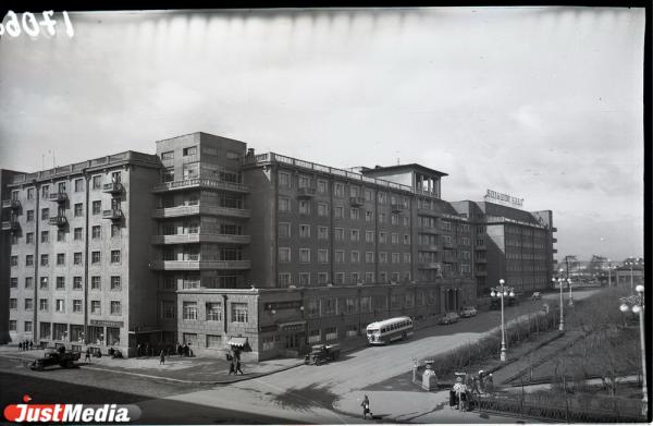 Центром площади Парижской Коммуны должна была стать 46-этажная высотка Дома промышленности - Фото 6