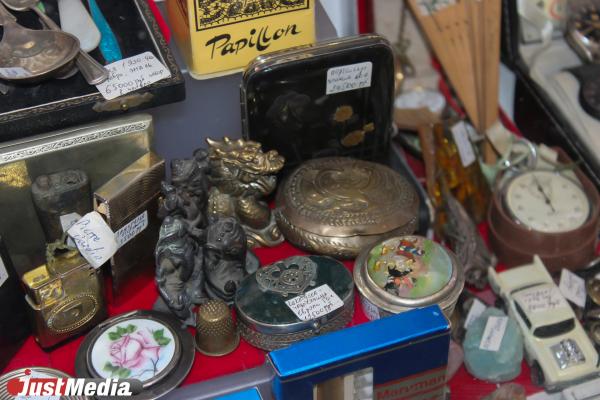 «Моя коллекция стоит дорого и не в рублях». Екатеринбурженка Анна Холод владеет винтажным бутиком и дрифтует на старых авто - Фото 5