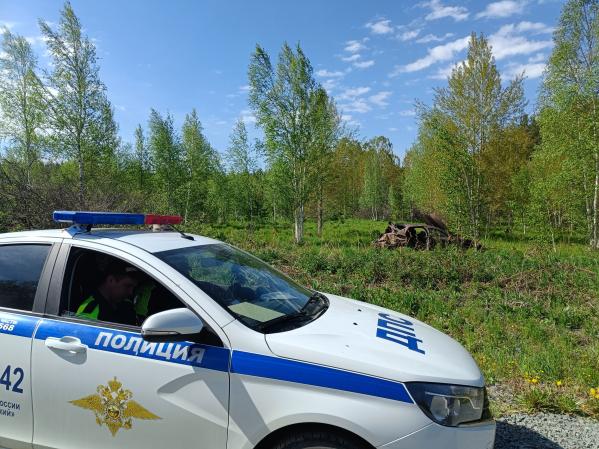 Под Ревдой «Шевроле» вылетел с дороги и перевернулся. Пострадали 2 человека - Фото 3