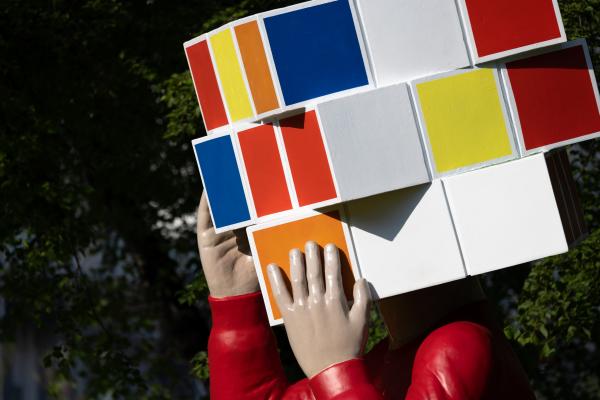 В Екатеринбурге появилась новая трехметровая скульптура от Рустама Кубика - Фото 2