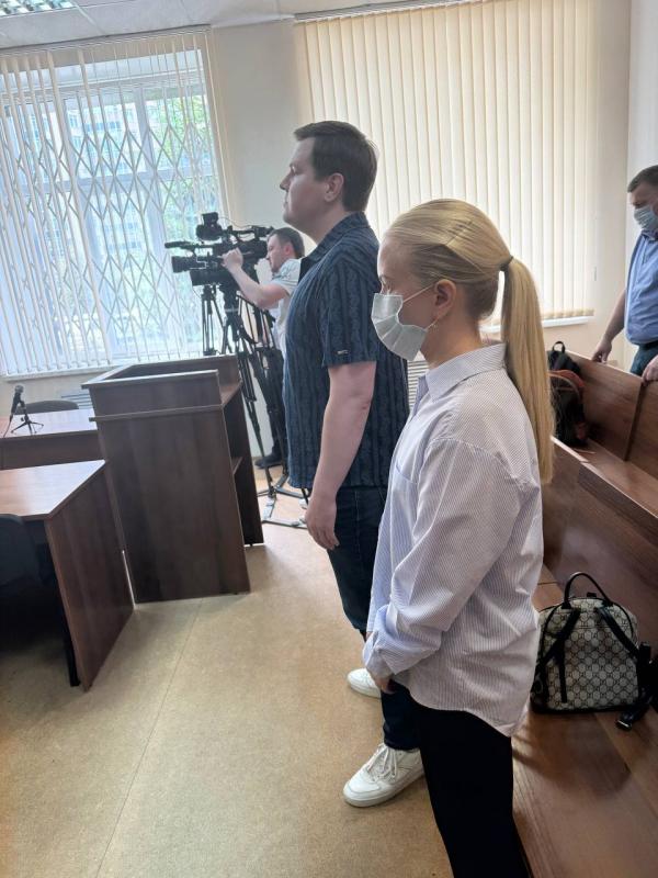 В Екатеринбурге осудили воспитательницу детсада, где, зацепившись шарфом за горку, скончалась девочка - Фото 3