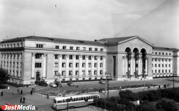 «Отремонтировали 16 развалин и начали закатывать дороги в асфальт» О работе троллейбуса в послевоенном Свердловске в СПЕЦПРОЕКТе «Е-транспорт» - Фото 3