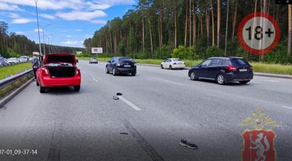 В Екатеринбурге на Объздной дороге водитель «Шевроле» жестко сбил пешехода - Фото 3