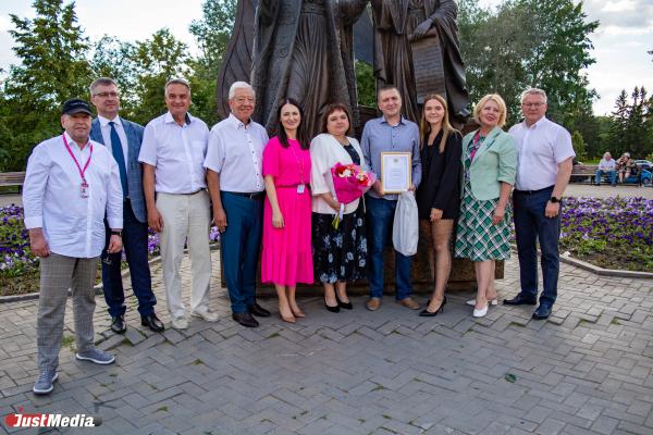 В Екатеринбурге наградили супружескую пару почетным знаком «За любовь и верность» - Фото 6