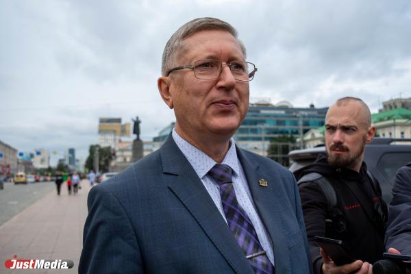 Мэрия Екатеринбурга и ГИБДД устроила облаву на самокатчиков, нарушающих ПДД - Фото 4