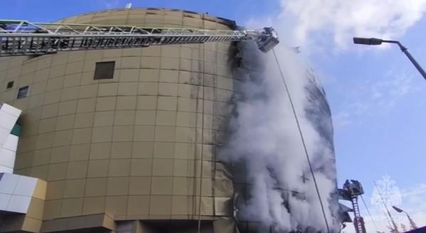 МЧС: «Пожар по фасаду ТЦ «Рио» локализован», авиацию привлекать не будут» - Фото 2