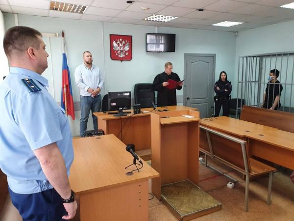 Суд вынес приговор екатеринбуржцу, который перед Новым годом зарезал мигранта у ТЦ  - Фото 2