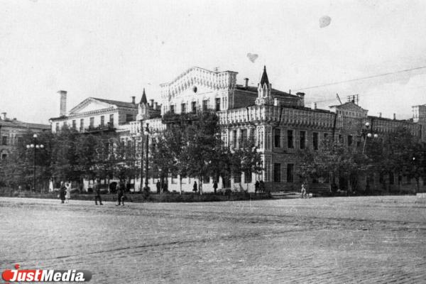 Здесь был первый ресторан Екатеринбурга. История дома Жирякова на площади 1905 года  - Фото 4