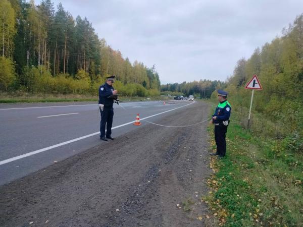 На Серовском тракте перевернулся УАЗ. Пострадали трое взрослых и ребенок - Фото 2