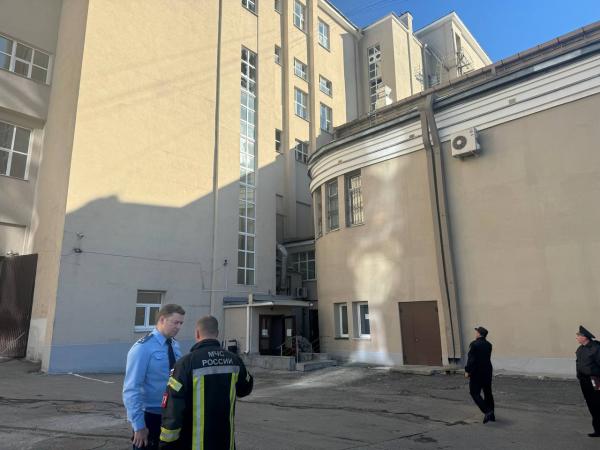 В Екатеринбурге при пожаре в Музкомедии скончался мужчина - Фото 2