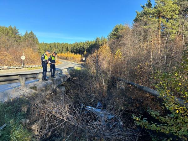 В Реже водитель-новичок на «Ниве» снес ограждение и улетел с моста в реку - Фото 2