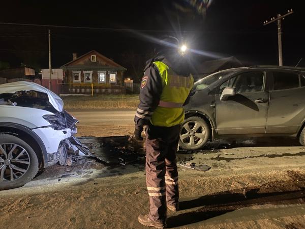 В Кашино водитель «Опеля», поправляя прическу, влетела во встречный «Фольксваген». Пострадали три человека - Фото 2