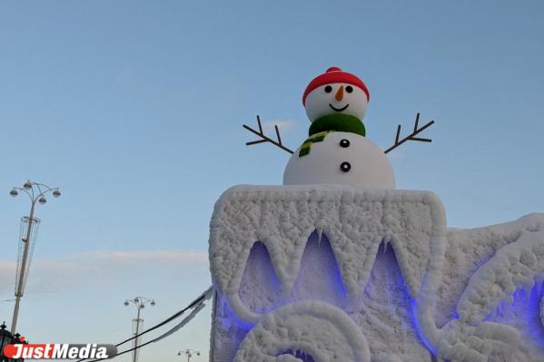 Завтра свои двери открывает ледовый городок в Историческом сквере Екатеринбурга - Фото 3