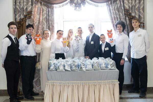 Тысячи подарков для детей и украшение Часовни святой Екатерины: столица Урала встречает Рождество - Фото 2