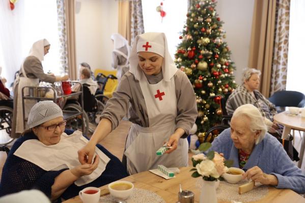 Митрополит Евгений освятил Свято-Елисаветинскую обитель милосердия, где ухаживают за неизлечимо больными - Фото 4