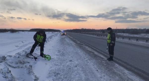 На Тюменского тракте в ДТП серьезно пострадала двухмесячная девочка, которую перевозили в коробке от коляски - Фото 2