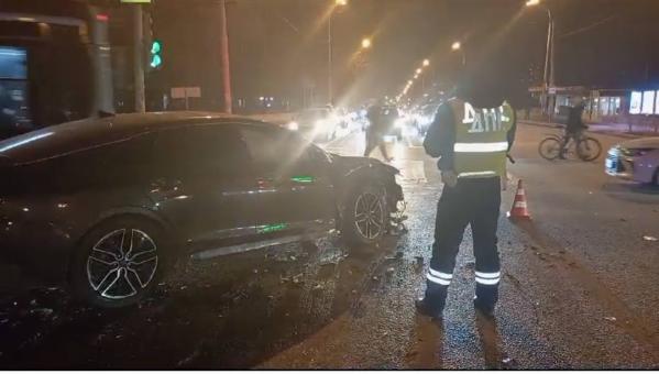 В Екатеринбурге в столкновении иномарок пострадали двое маленьких детей - Фото 3