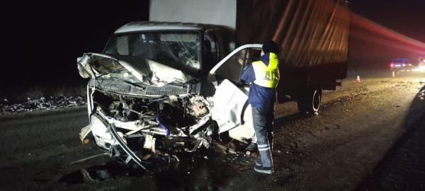 На Тюменском тракте в ДТП со встречным автофургоном погиб водитель Nissan  - Фото 2