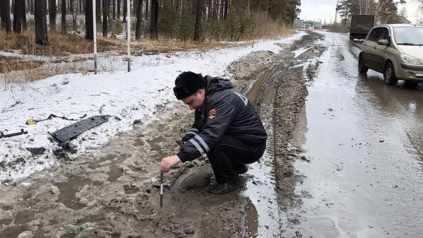 В Свердловской области в лобовом столкновении легковушек пострадал ребенок - Фото 3