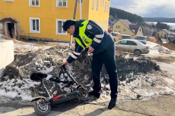 В Нижней Туре 14-летний подросток с сестрой на электросамокате влетел в «Тойоту» - Фото 2