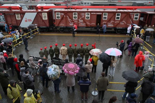 «Эшелон Победы» торжественно прибыл в Екатеринбург - Фото 2