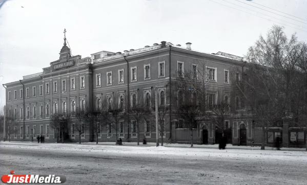 «Могли отправить в карцер». История здания на Ленина, 33 в Екатеринбурге, где гимназия №9 - Фото 3